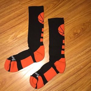 NEVER WORN youth basketball socks✨✨✨